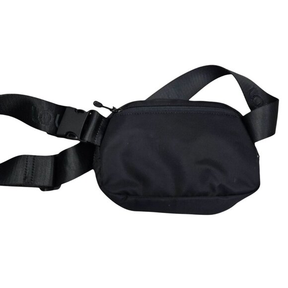 Lole Black Belt Bag With Adjustable Strap Mesh Interior Pockets Basic Minimalist - Picture 2 of 8